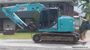 Kobelco SK135 SR Digger